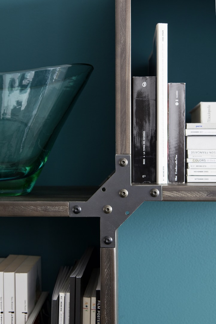 étagère vintage bois foncé et acier noir