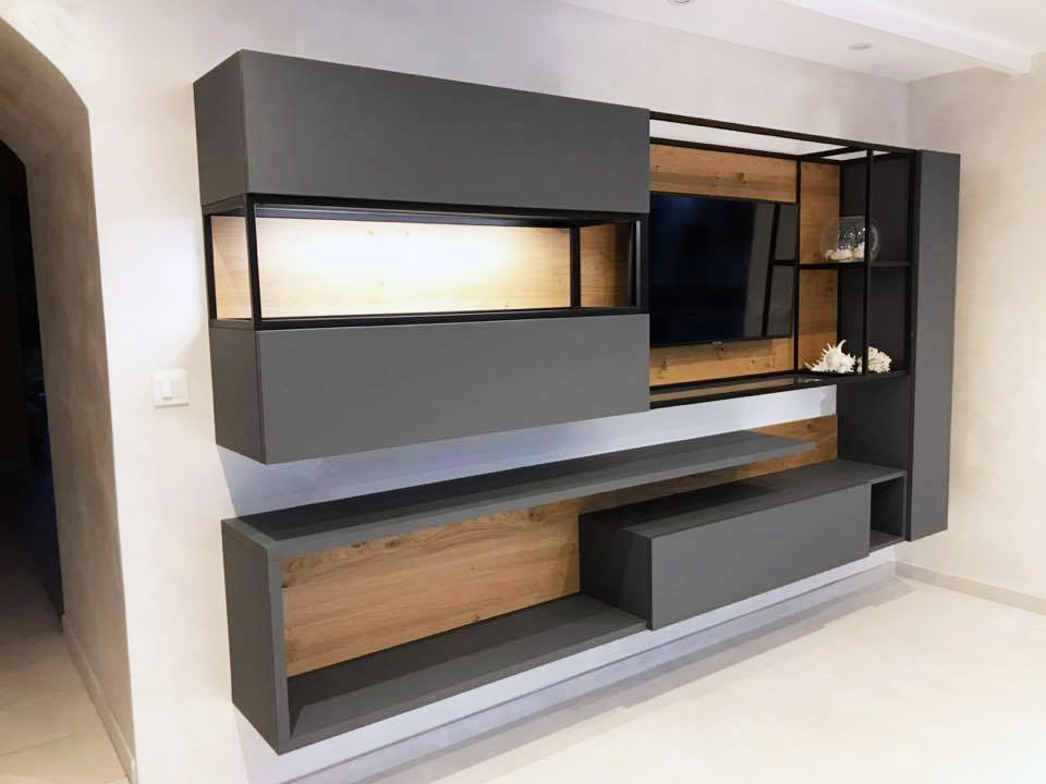 grand meuble télévision avec cadre acier et  placards