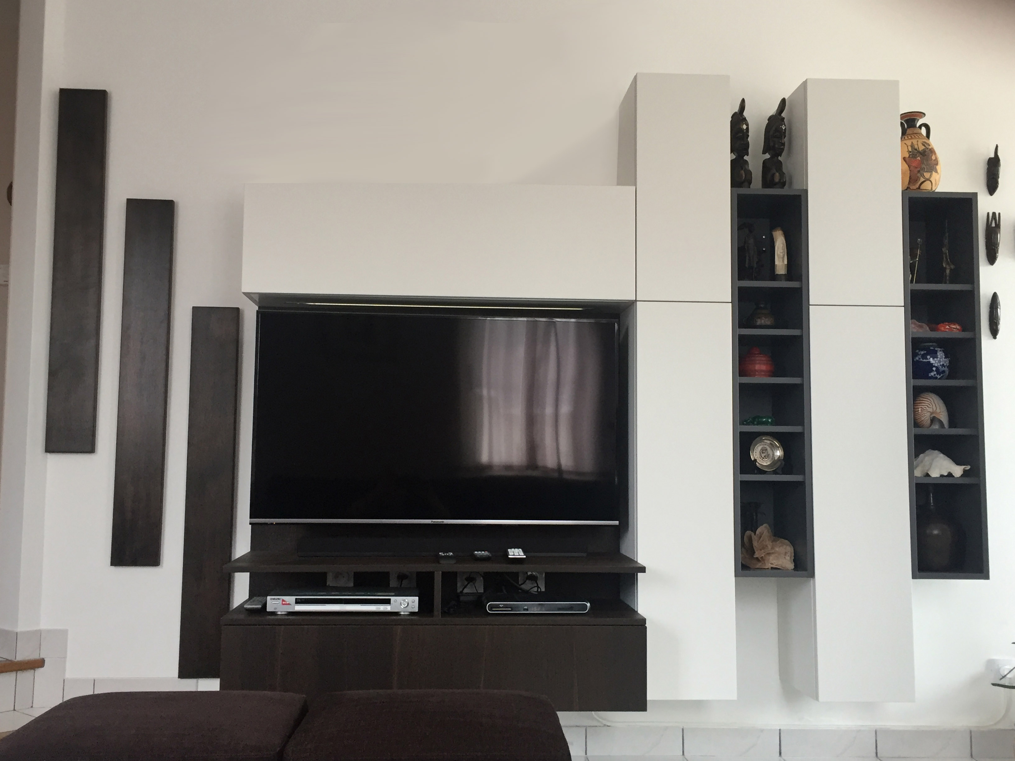 Grand meuble tv suspendu