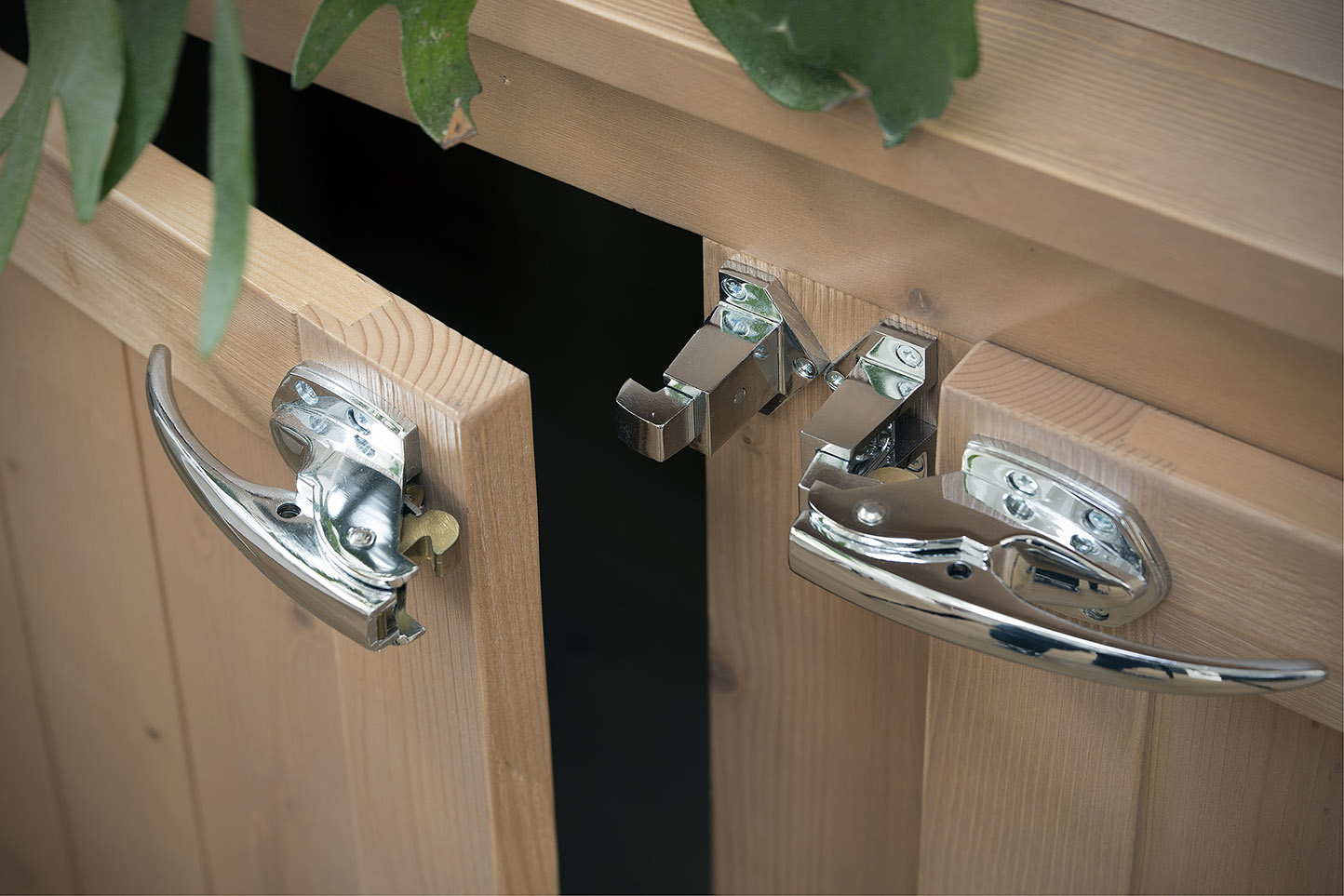 Zoom sur la fermeturehaut de gamme du buffet element easy