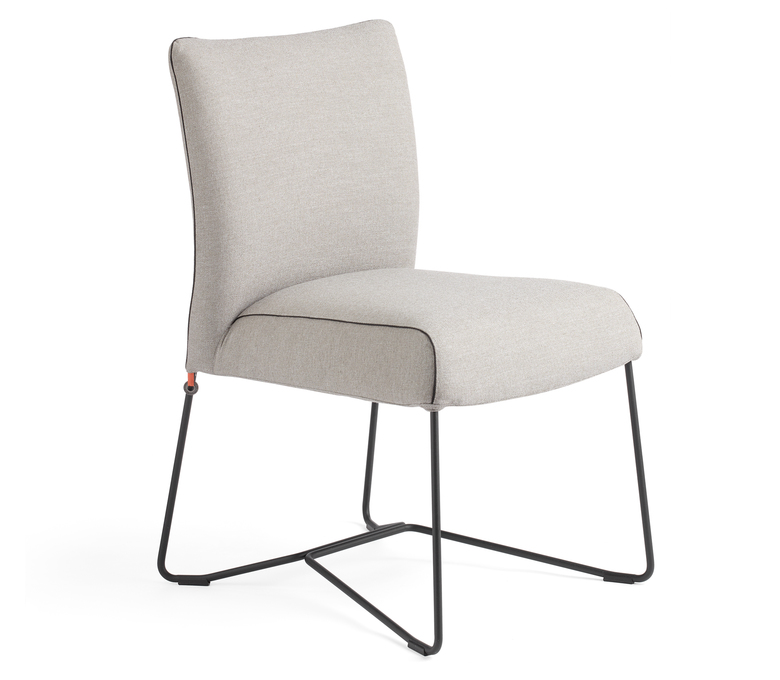 Chaise Olivienne souligné de noir