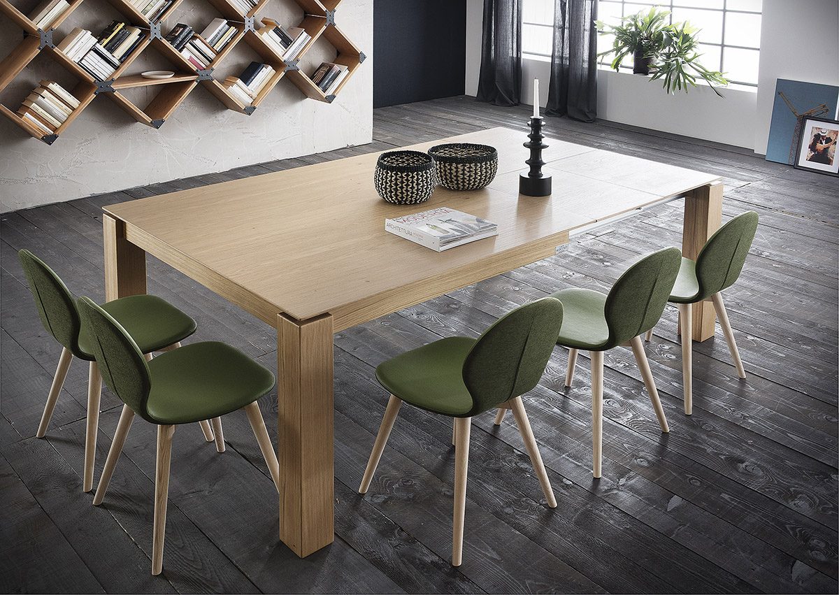 chaise Nina verte avec assise cuir et dossier tissus