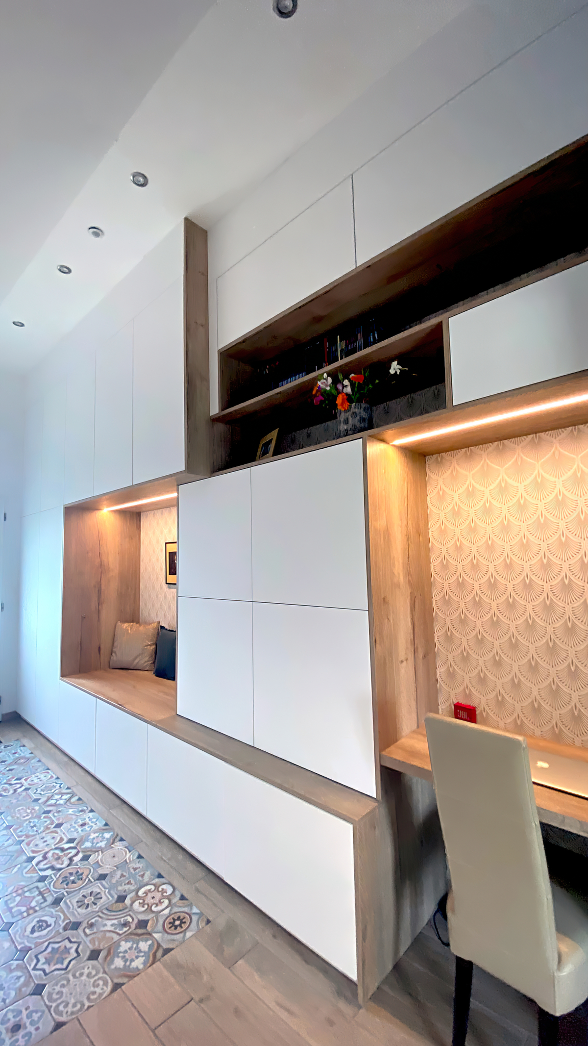 meuble d'entrée niche bureau et banc pour s'asseoir