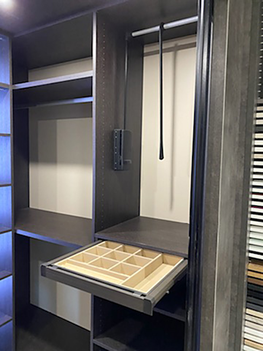 Tiroir avec accessoire de rangement en bois
