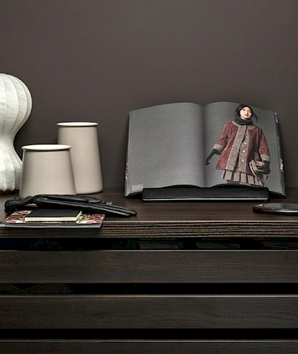 Tiroir externe de dressing en composition murale