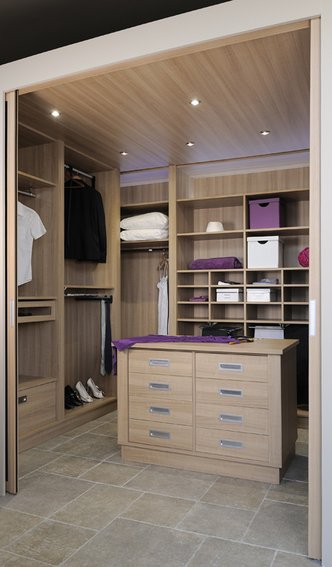 Dressing sur mesure avec petit ilot 